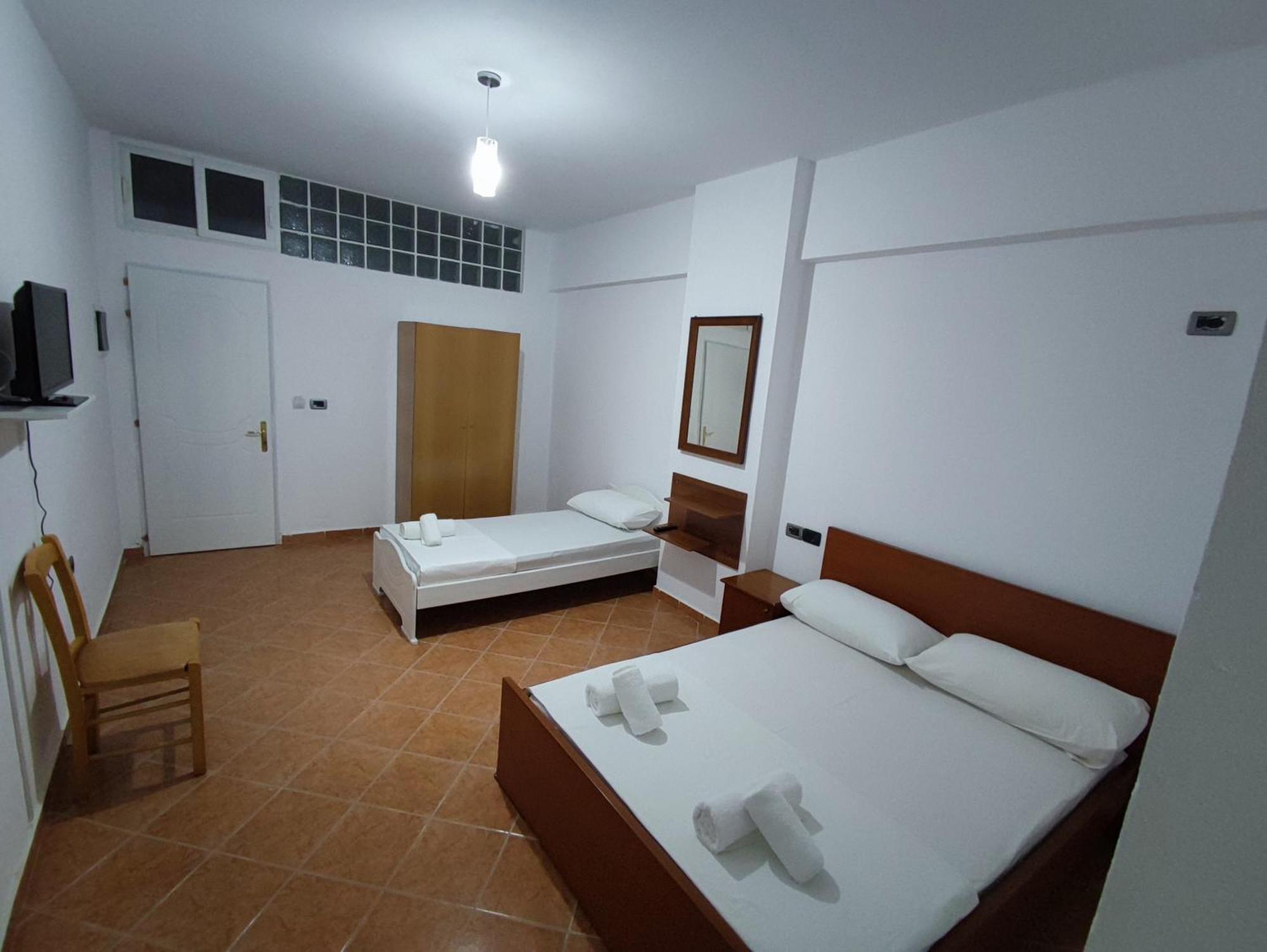 El Rio Apartments Sarandë Rum bild