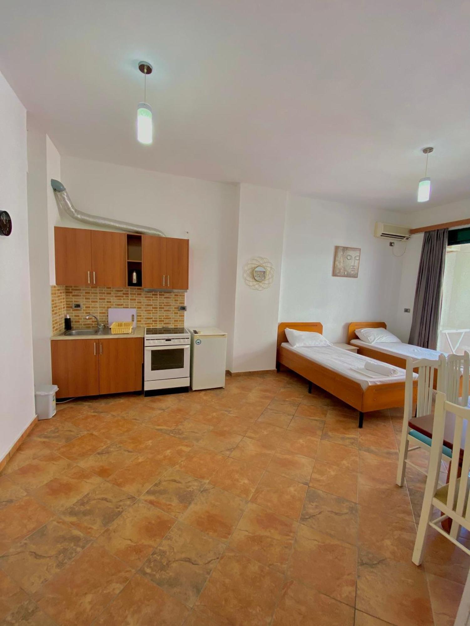 El Rio Apartments Sarandë Exteriör bild