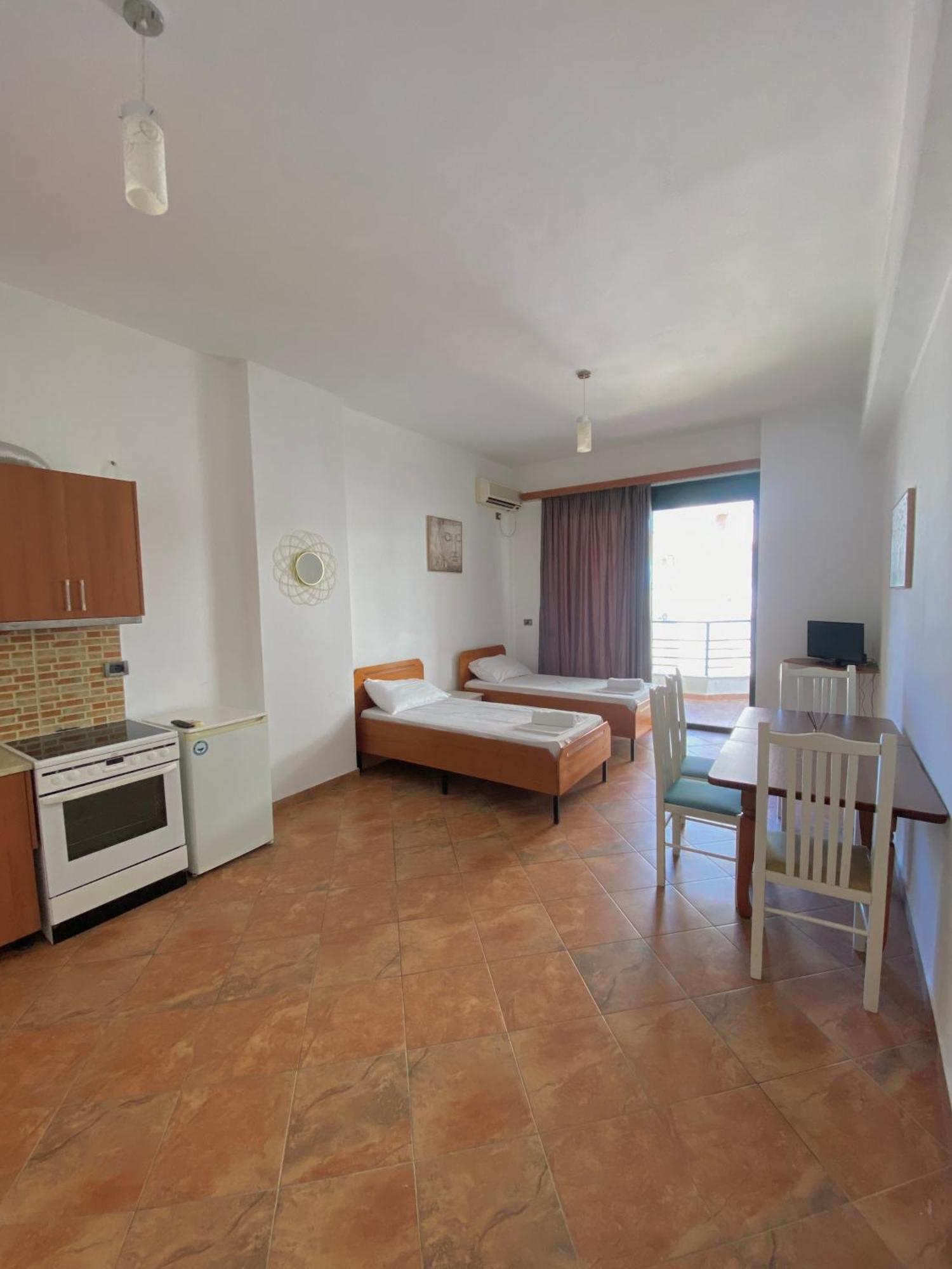 El Rio Apartments Sarandë Exteriör bild