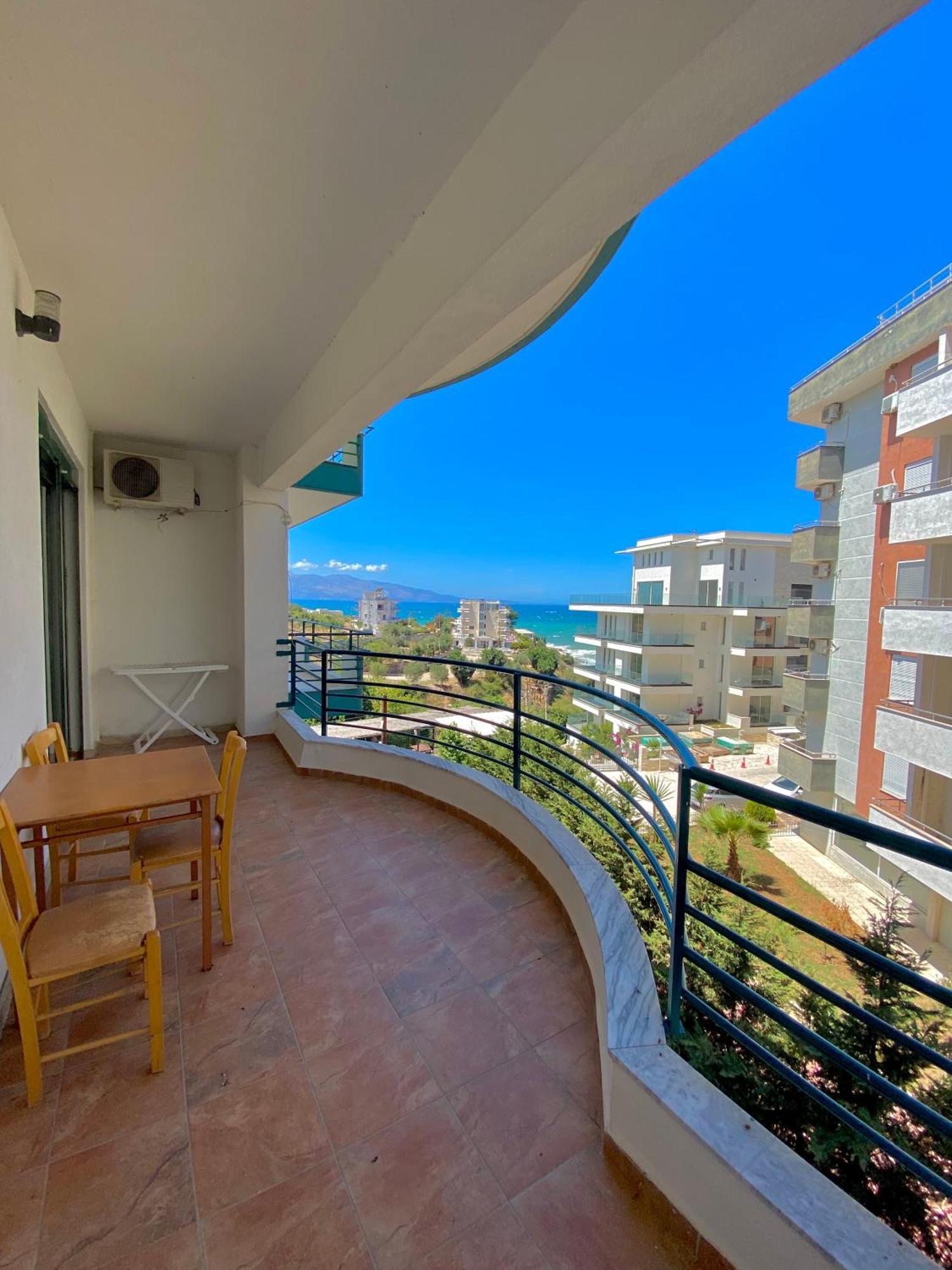 El Rio Apartments Sarandë Exteriör bild